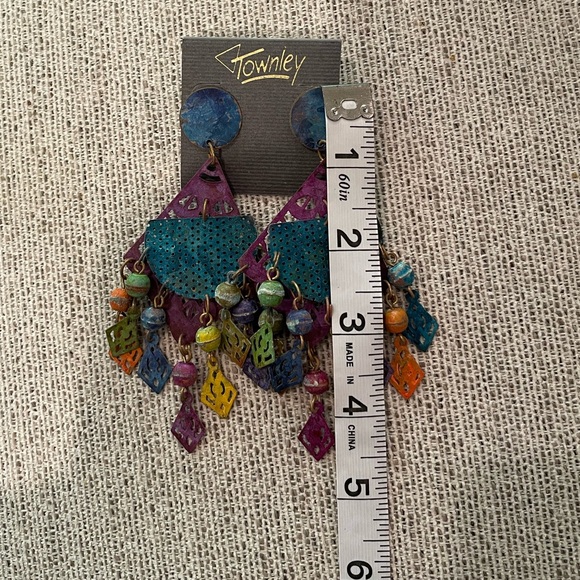 ‼️SOLD‼️Pierced Metal Colorful Dangle Earrings - Picture 4 of 7
